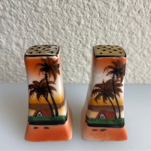 1970s Vintage Palm Tree Tropical Island Style Salt & Pepper Shakers